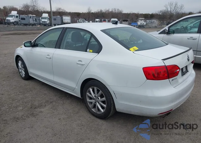 3VWD17AJ9EM328601: 44458754