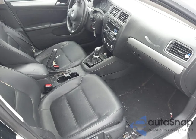 3VWD17AJ9EM328601: 44458754