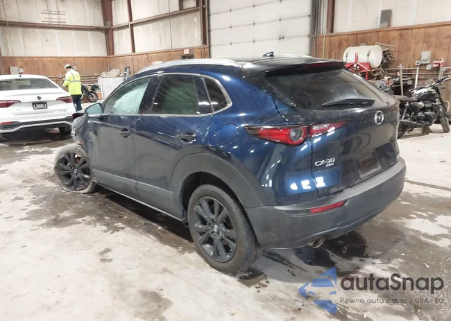 3MVDMBDY3MM235835: 44458923