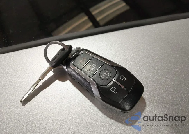 3FA6P0HD5FR251530: 44459019