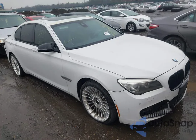 WBAYA8C58ED228203: 44459133