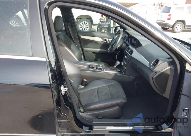 WDDGF8AB5DA836565: 44459157