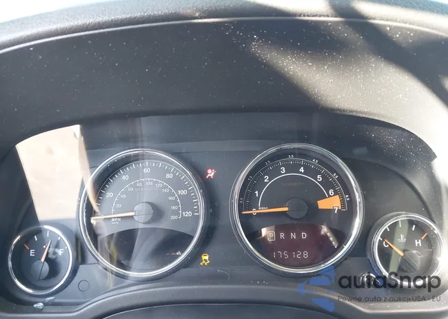 1C4NJDEB4HD101034: 44459293