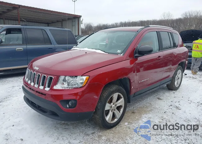 1C4NJDBB8CD525572: 44458341