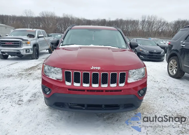 1C4NJDBB8CD525572: 44458341