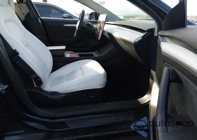 5YJ3E1EA9PF552629: 44458384