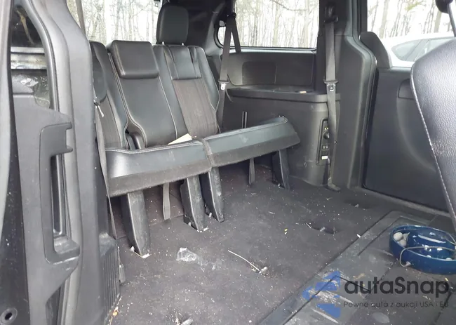 2C4RC1HG0ER177974: 44458560