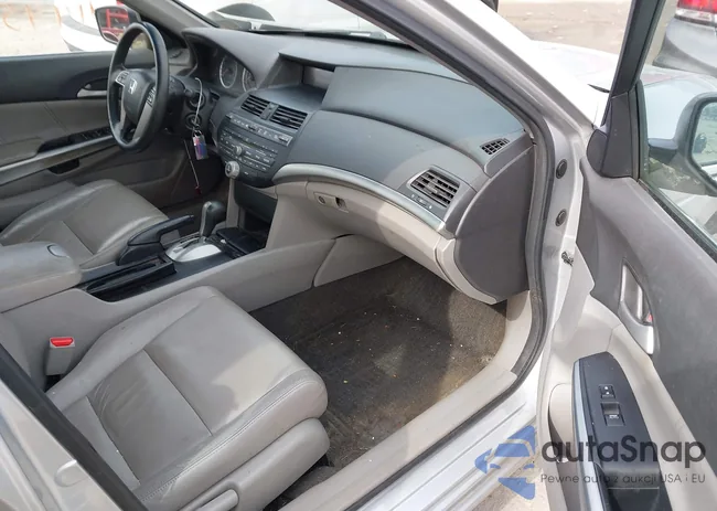 1HGCP2F87AA124488: 44458730