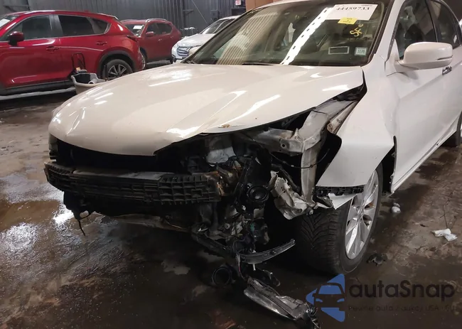 1HGCR2F84EA242868: 44459733