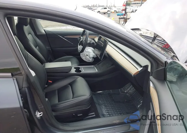 5YJ3E1EA6NF106807: 44459934