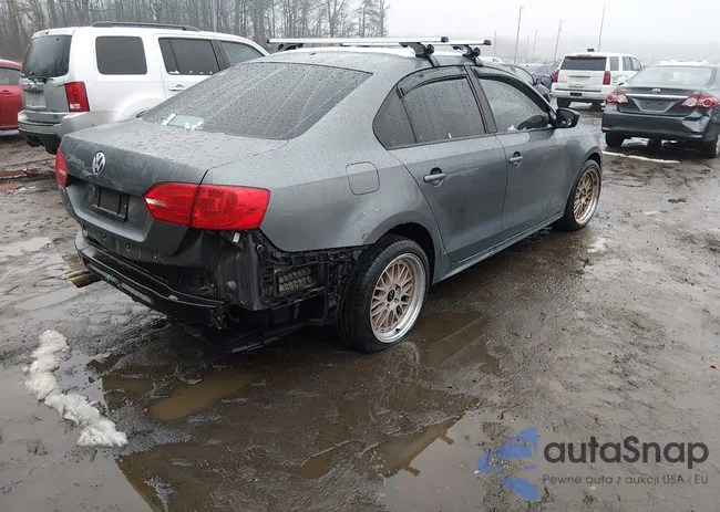 3VW2K7AJ3BM020548: 44459998