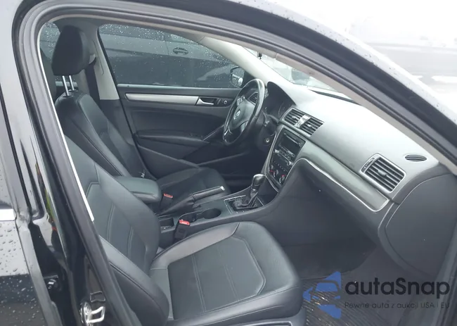 1VWAT7A3XFC060269: 44459379