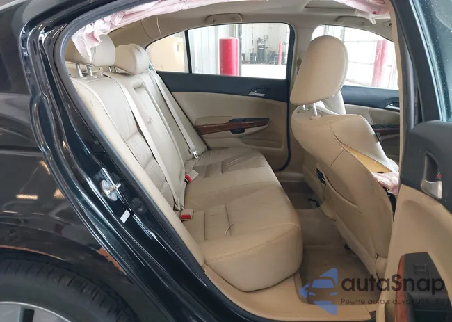 1HGCP3F89BA016848: 44459647