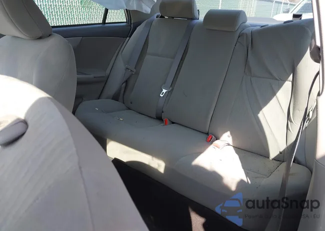 2T1BU4EE6AC488967: 44461058