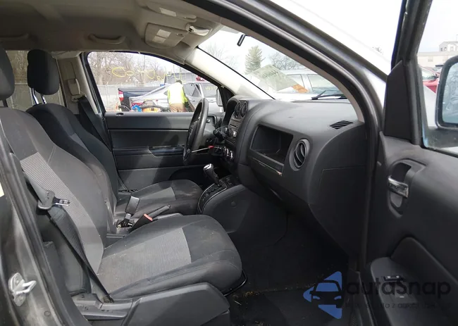 1C4NJCBA4CD652420: 44460460