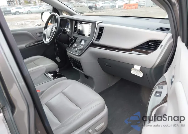 5TDYZ3DCXJS947379: 44461941