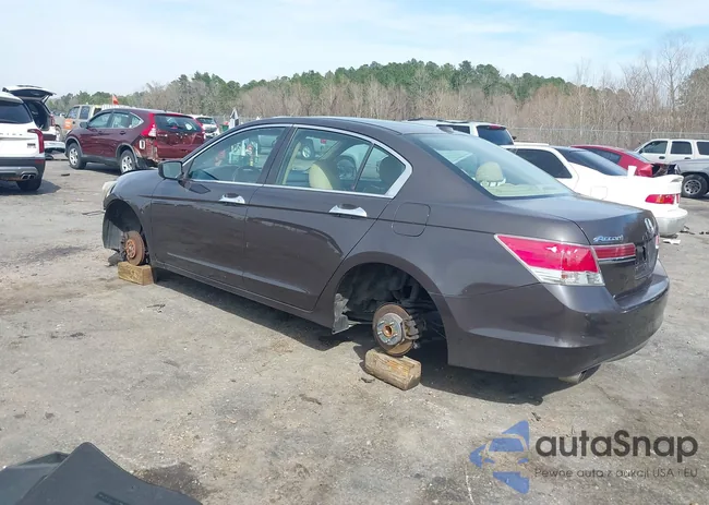 1HGCP3F88BA005162: 44462018