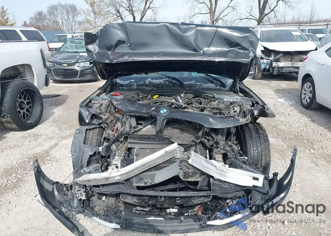 WBA8D9G36HNU64160: 44462838