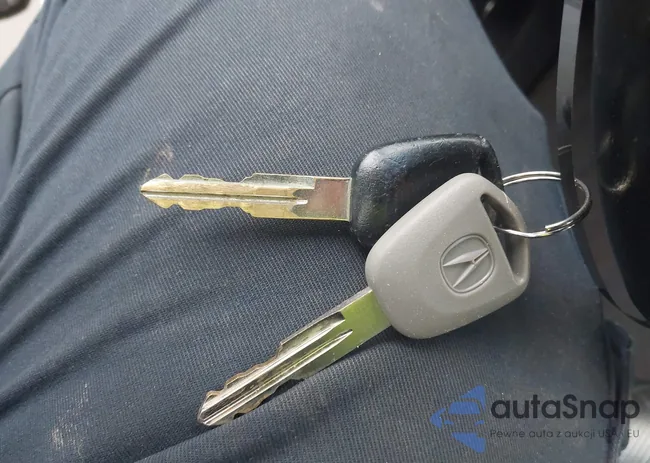 19UUA66205A051186: 44463017