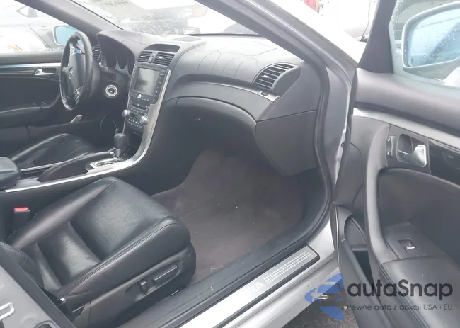 19UUA66205A051186: 44463017