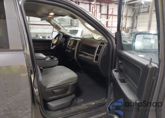 1C6RR7FG3JS320615: 44463256