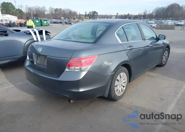 1HGCP2F33AA055058: 44463264