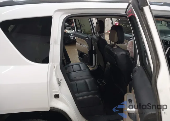 1C4NJDEB2ED685106: 44463294