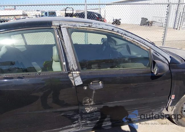 1G8AJ52F25Z182085: 44462453