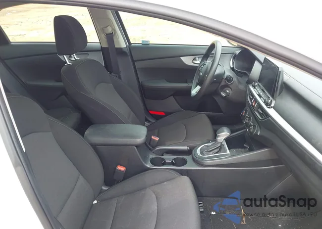 3KPF24AD1RE724524: 44462513