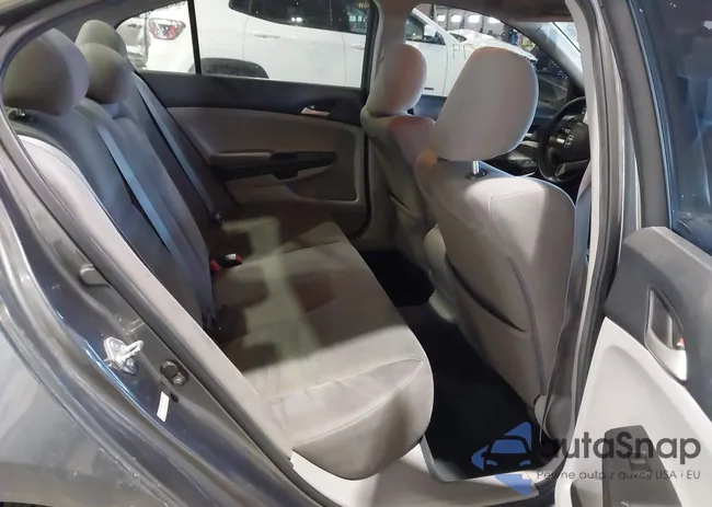 1HGCP2F39CA019801: 44464074