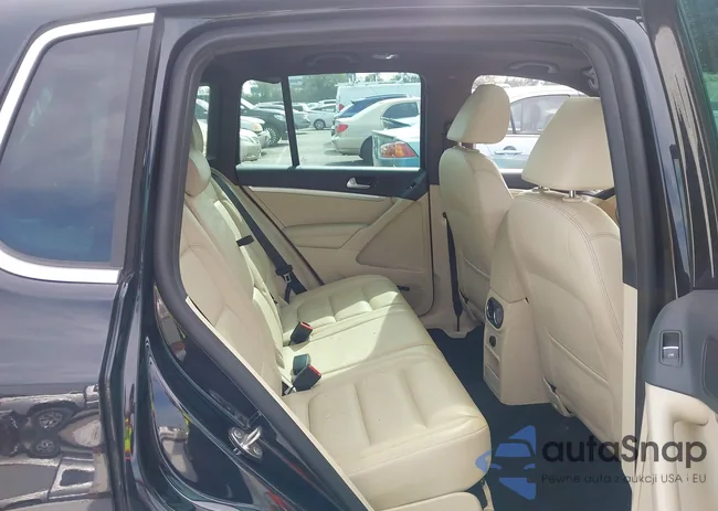 WVGBV3AX9EW081118: 44464184