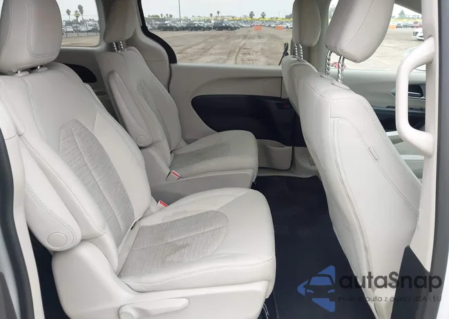 2C4RC1H79JR332953: 44464310