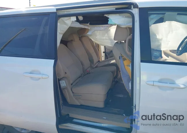 KNDMB5C16F6027853: 44463351