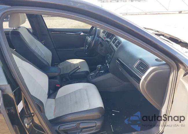 3VWD17AJ5FM204990: 44463405