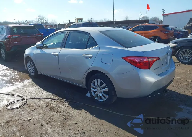 2T1BURHE8JC985995: 44463451