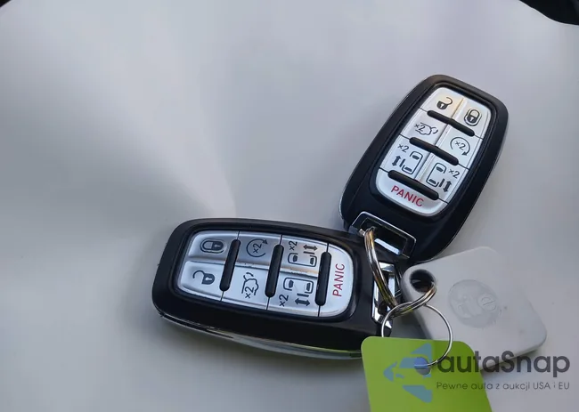 2C4RC1EG9JR156751: 44463530