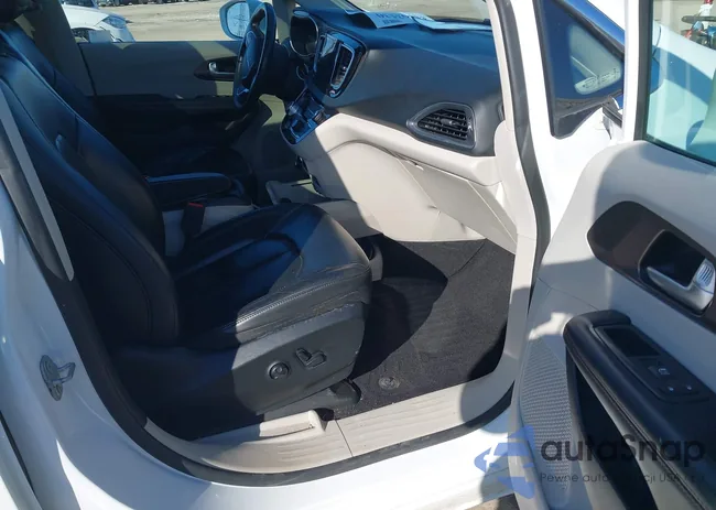 2C4RC1EG9JR156751: 44463530