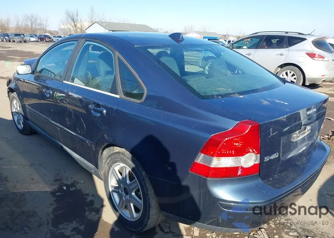 YV1MS382562168646: 44463564