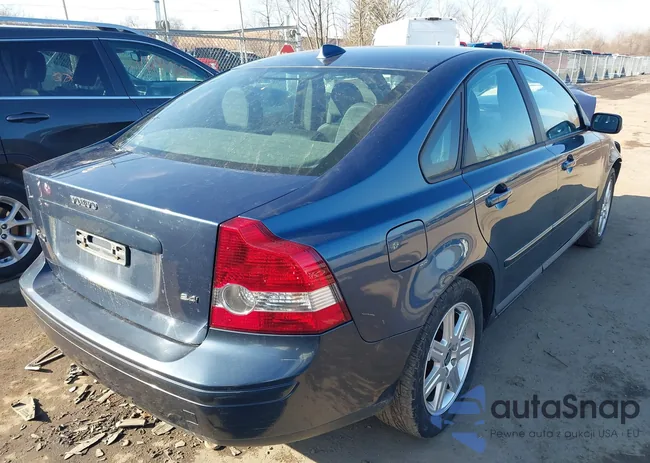 YV1MS382562168646: 44463564