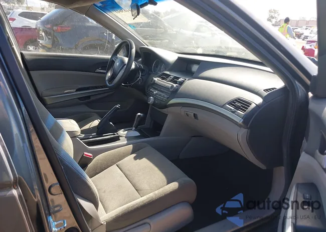 1HGCP2F78AA014718: 44463641