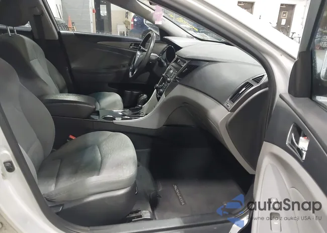 KMHEC4A42BA004873: 44463708