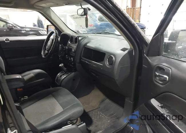 1C4NJRFB3ED766112: 44464869