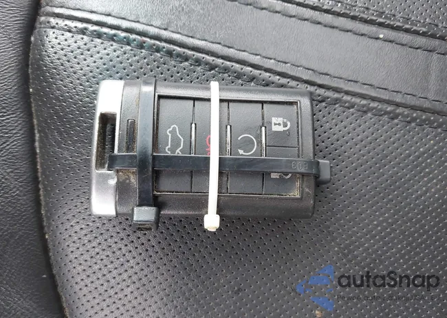 1G6DP57V480107207: 44465248