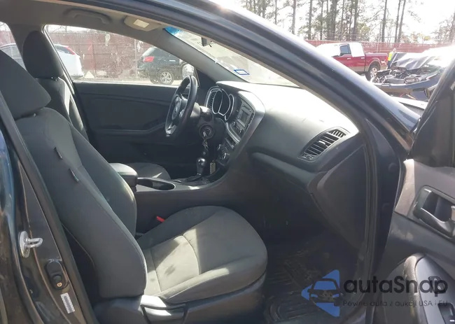 KNAGM4A71F5571253: 44465252