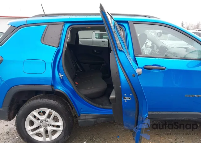 3C4NJDAB1JT107850: 44464448