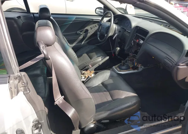 1FAFP45X8YF221735: 44464541