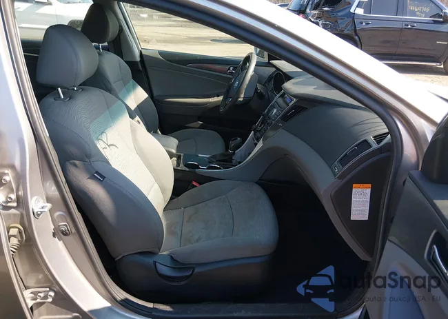 KMHEC4A47CA033688: 44466266