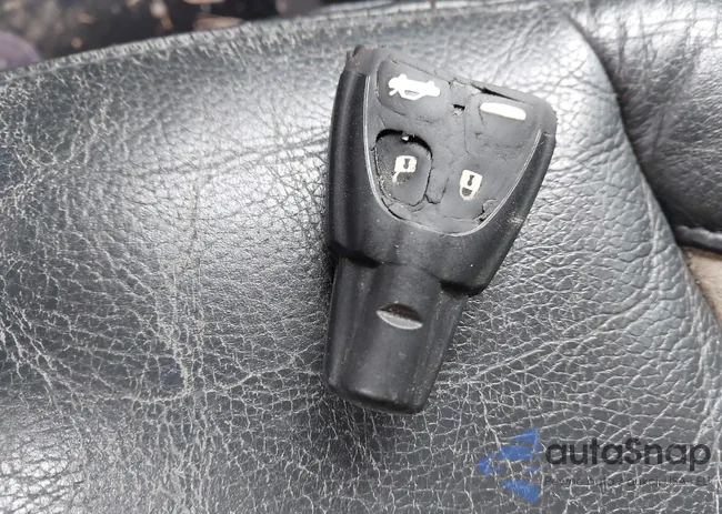 YS3FH41UX81107597: 44466765