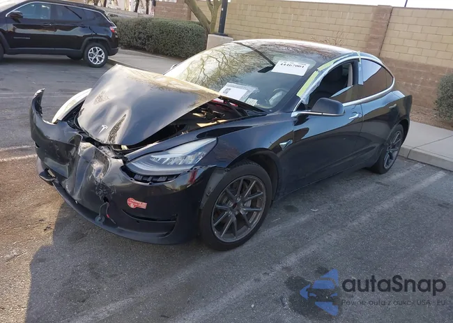 5YJ3E1EA4JF070111: 44467001