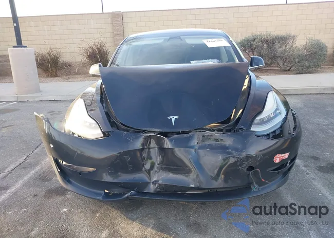 5YJ3E1EA4JF070111: 44467001